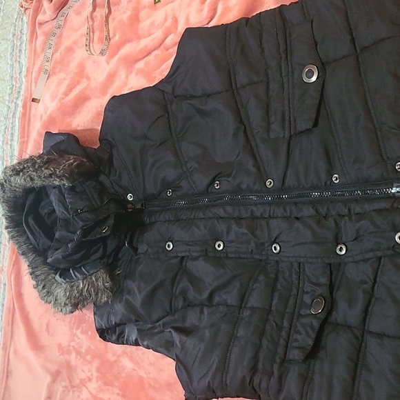Ladies Vest With Detachable Hood. - Picture 11 of 12
